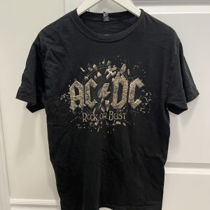 ACDC Rock Or Bust Tour T Shirt Size M In Rock We Trust