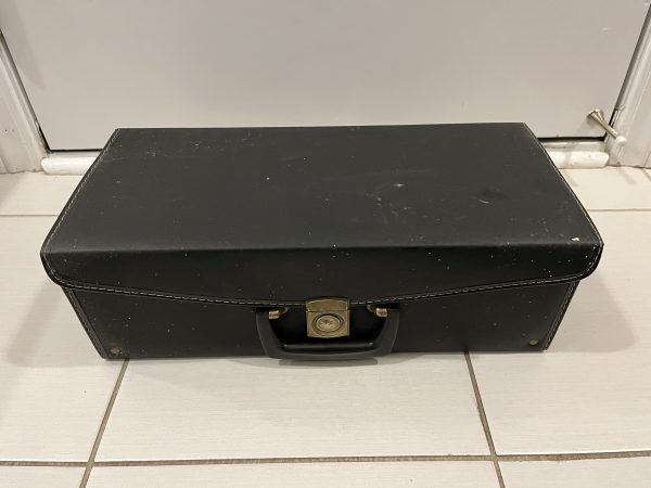 Vintage 8 Track Leather Carrying Case holds 24 Tapes - Image 3