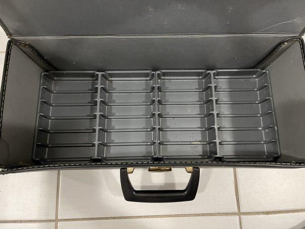 Vintage 8 Track Leather Carrying Case holds 24 Tapes - Image 4