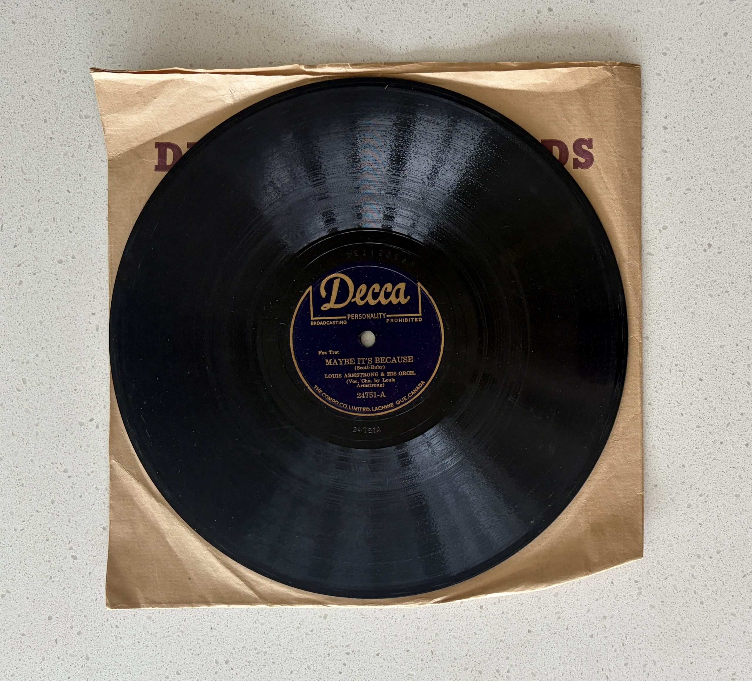 Louis Armstrong Maybe It's Because / I'll Keep The Lovelight Burning Shellac 78 RPM (24571)